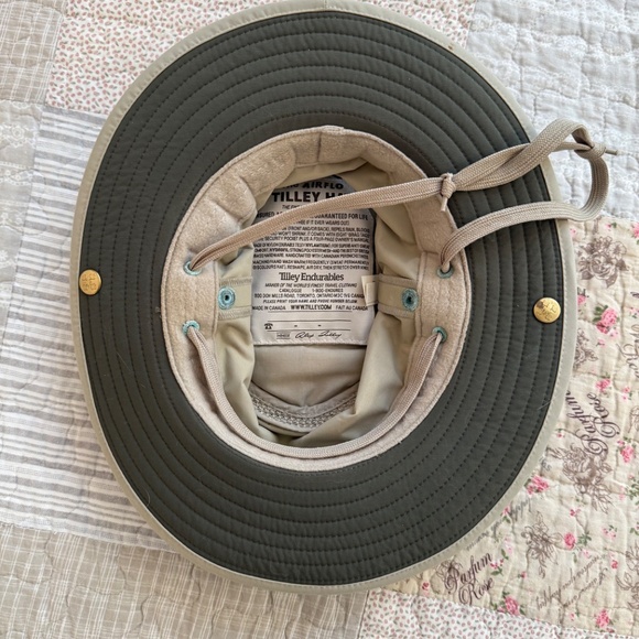 Tilley Airflo bucket hat, tan, size 7 1/4 - Picture 2 of 2